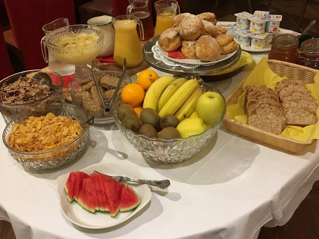 Ashford Court Boutique Hotel Енис Екстериор снимка