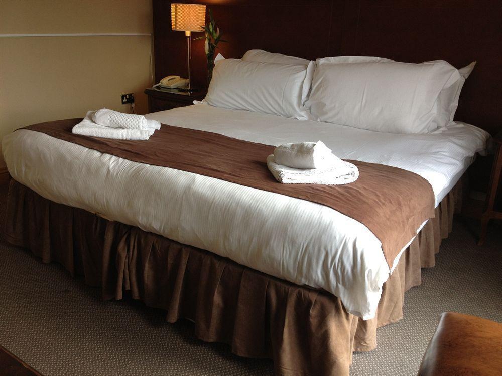 Ashford Court Boutique Hotel Енис Екстериор снимка