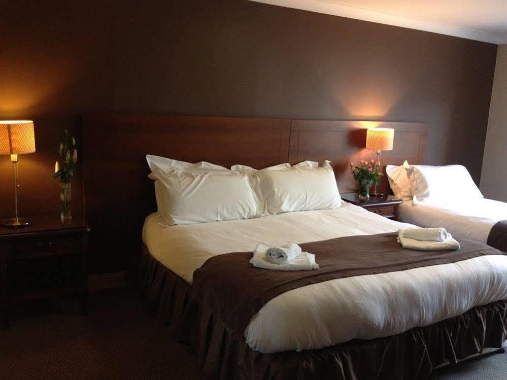 Ashford Court Boutique Hotel Енис Екстериор снимка